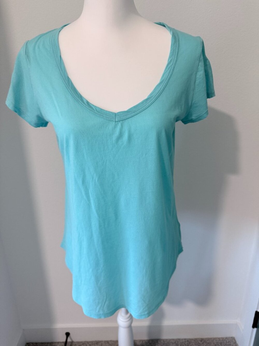 Velvet by Graham & Specer Aqua Blue t-shirt Womens Small
